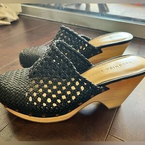 Veronica Beard woven clog size 8.5